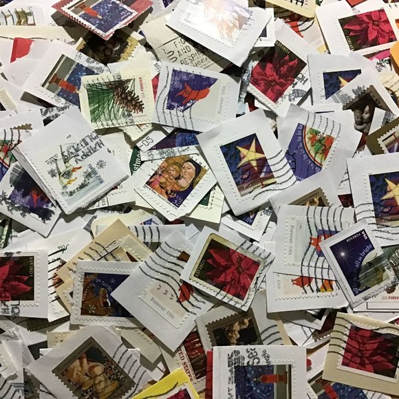 500 Christmas Postage Stamps - Picture 2 of 6